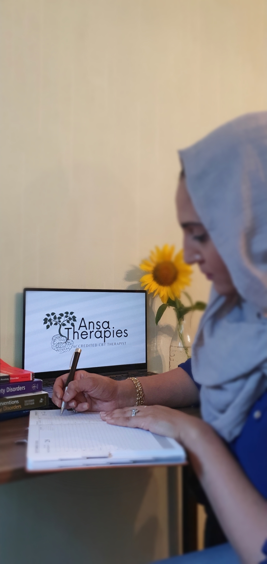 Fatima Ansar, BABCP accredited CBT therapist